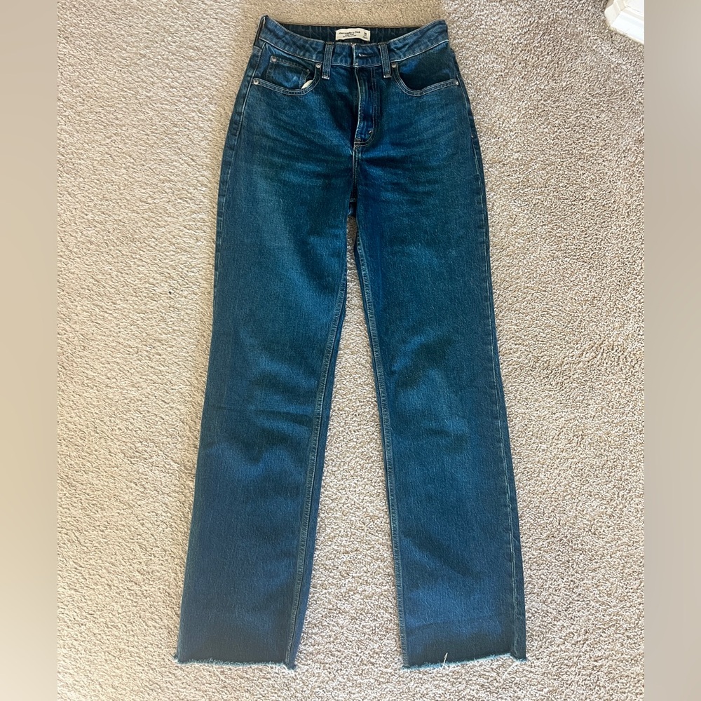 Abercrombie & Fitch Women's Curve Love High Rise 90s Relaxed Frayed Hem Jean - Picture 10 of 10